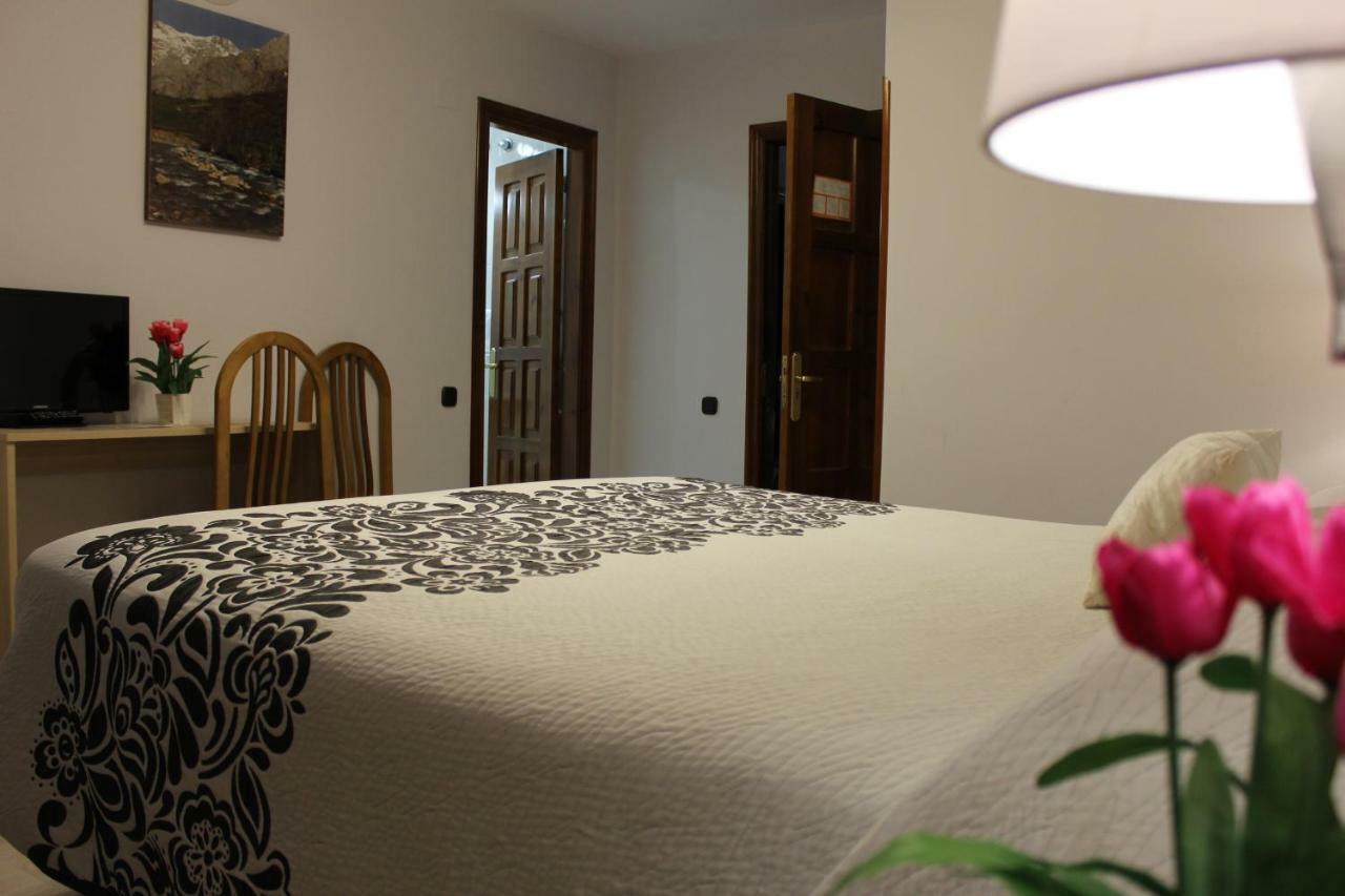 Hostal Casa Abascal Posada De Valdeon Buitenkant foto